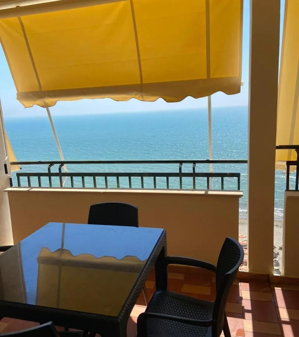 Mezini Sea Side Apartment ドゥラス